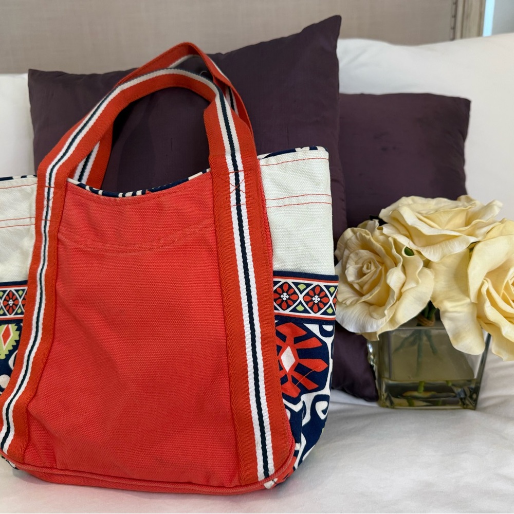 Vera Bradley pattern orange and Cream quilted Tote Bag